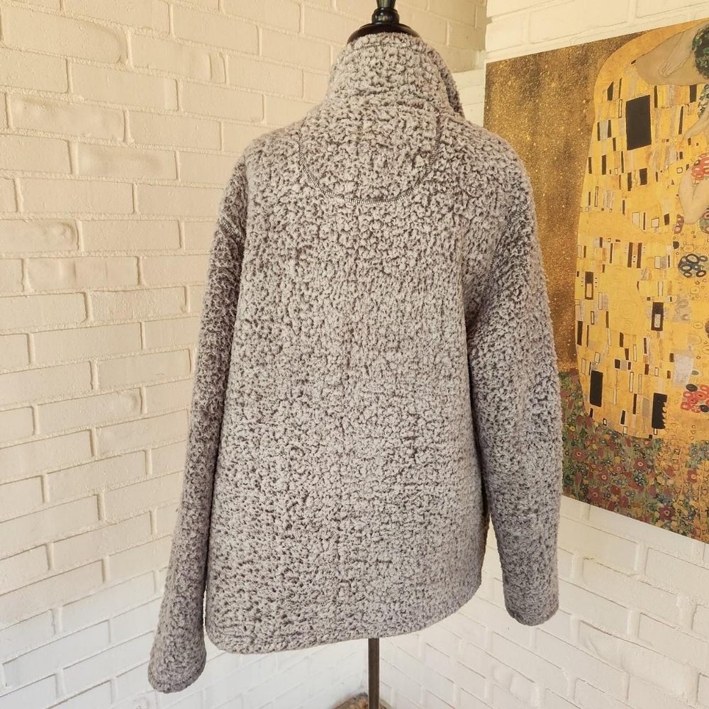 Soft Sherpa Jacket. Swiss Tech Size Large - image 2